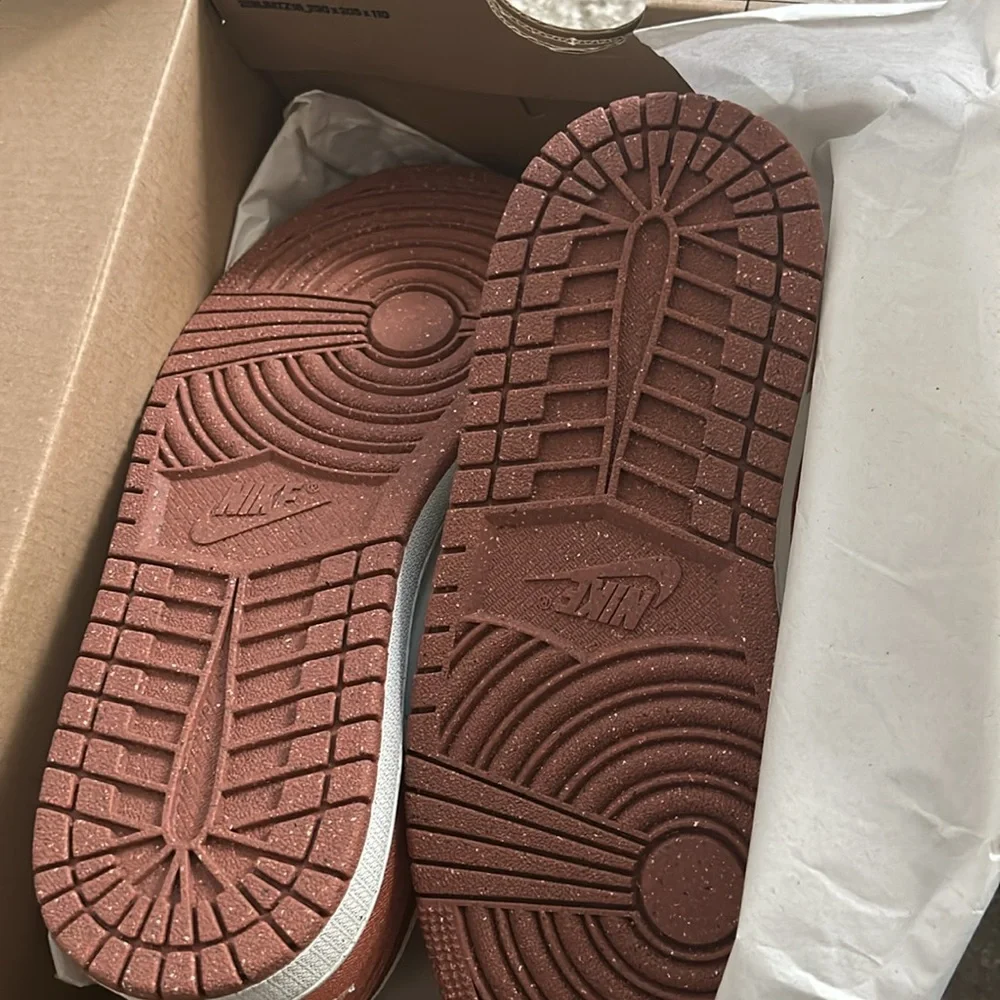 Brand New Women’s Jordan 1
